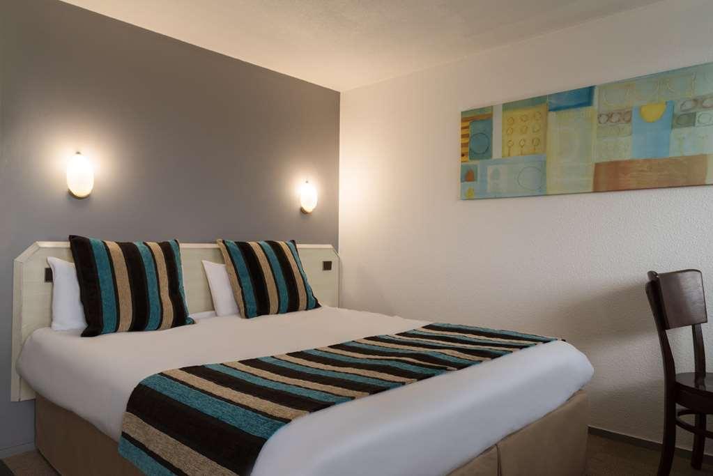 Sure By Western Biarritz Aeroport Hotel
